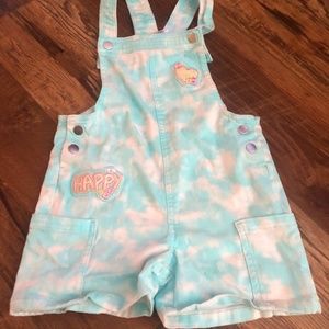 Adorable Little Girl’s Outfit